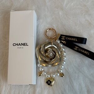 NIB Chanel Gold Metallic Rose Keychain Pearls & Hearts Bag Charm is stamped💕